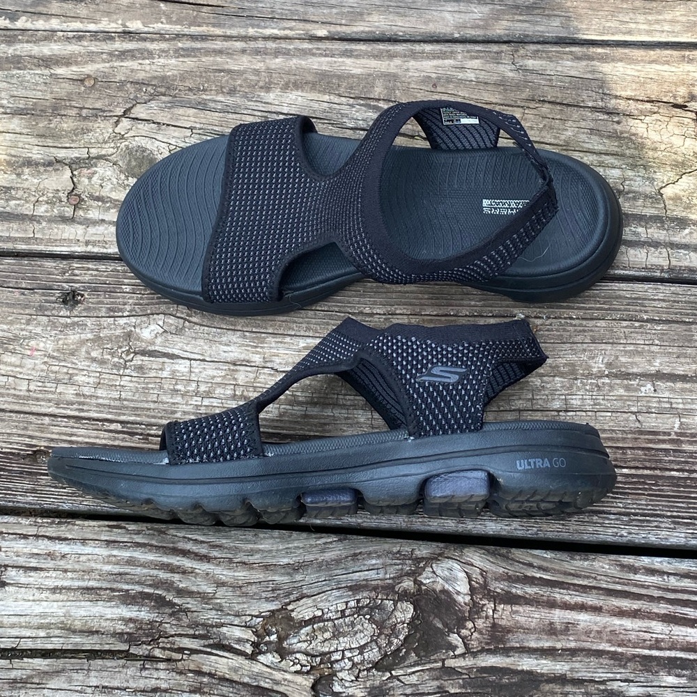 Sketchers Ultra GO Goga (like yoga) Mat sandals size 9